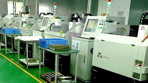 鼎拓數(shù)控玻璃精雕機成為歐驊光電的得力助手